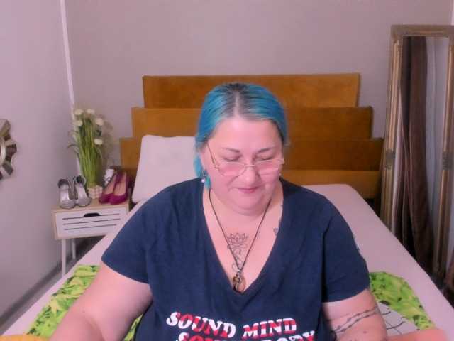 SweetBoobsM live cam on BongaCams