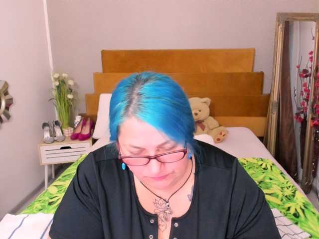 SweetBoobsM live cam preview