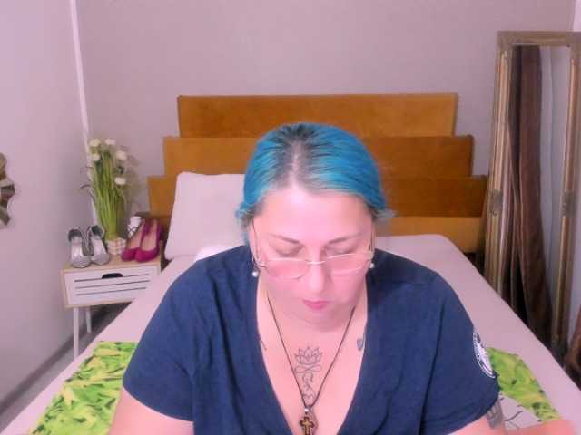 SweetBoobsM live cam on BongaCams