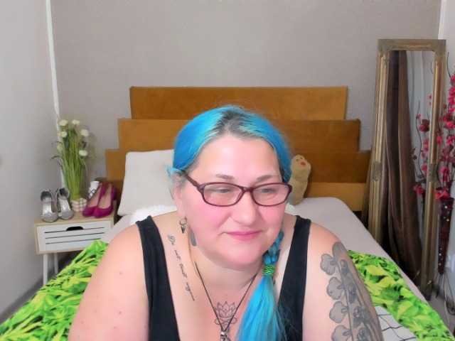 SweetBoobsM, en directo ahora en BongaCams