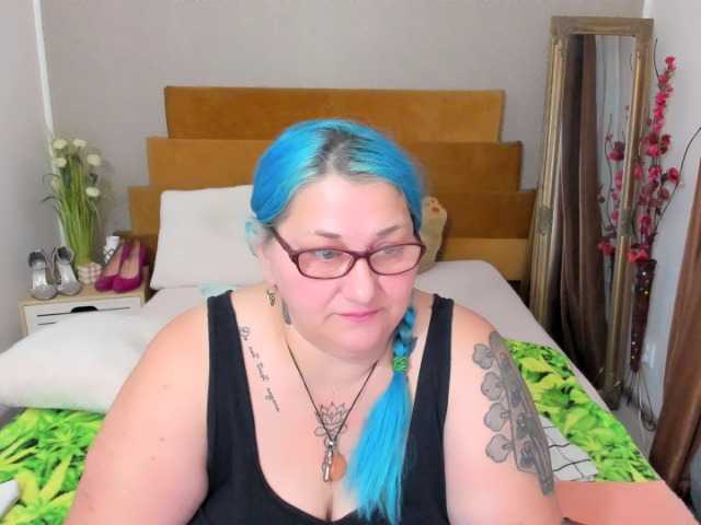 SweetBoobsM, en directo ahora en BongaCams