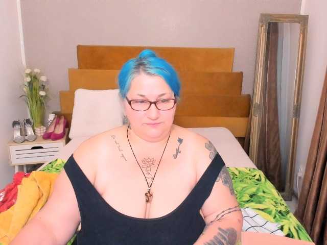 SweetBoobsM live cam preview
