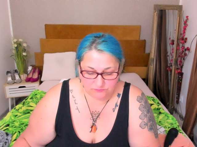 SweetBoobsM live cam on BongaCams