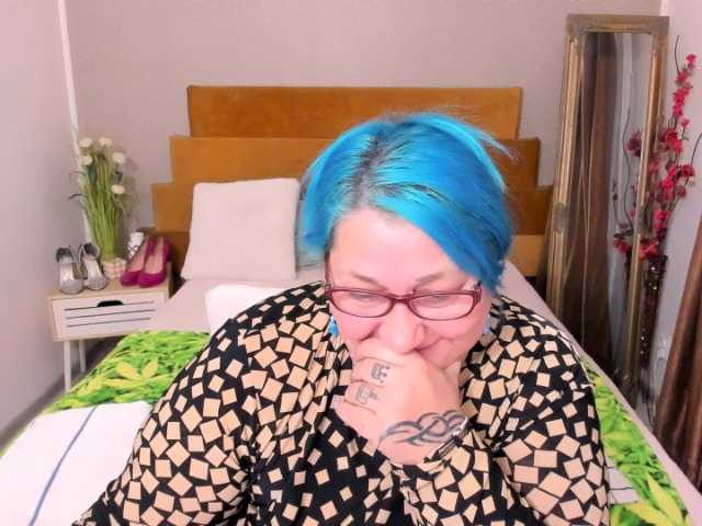 SweetBoobsM live cam on BongaCams