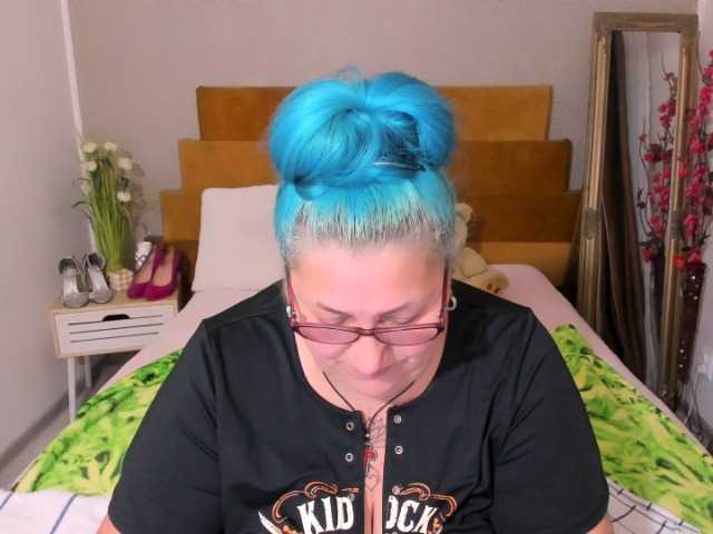 SweetBoobsM live cam preview