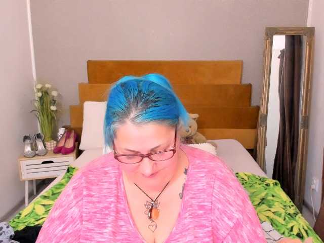 SweetBoobsM, en directo ahora en BongaCams