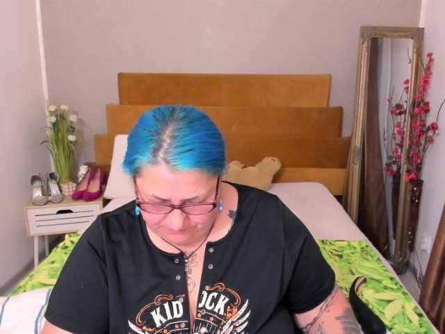 SweetBoobsM live cam preview