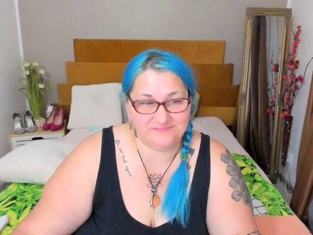 SweetBoobsM, en directo ahora en BongaCams