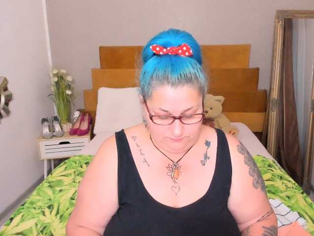 SweetBoobsM live cam preview