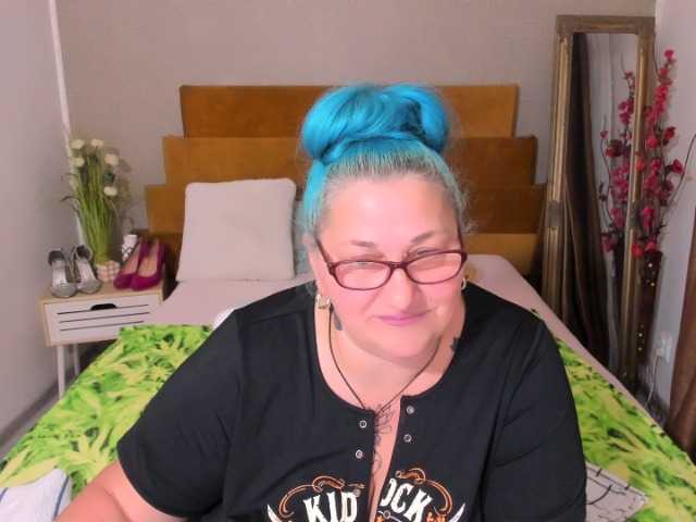 SweetBoobsM live cam preview