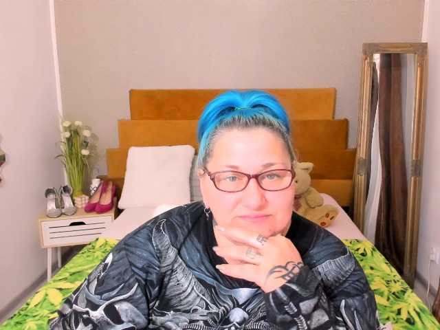 SweetBoobsM live cam preview