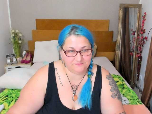 SweetBoobsM, en directo ahora en BongaCams