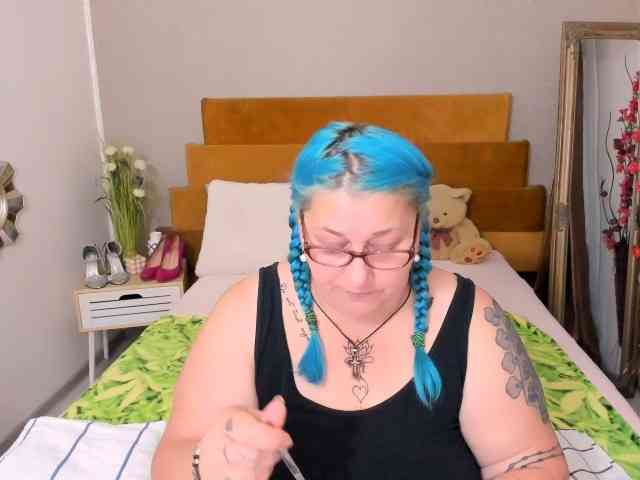 SweetBoobsM webcam