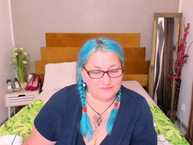 SweetBoobsM webcam