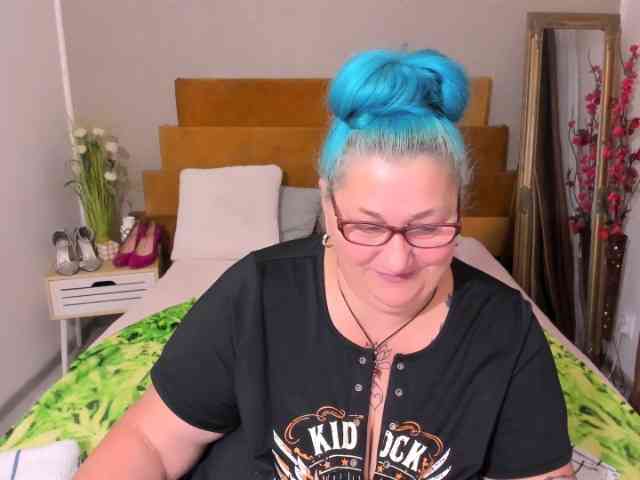 SweetBoobsM webcam