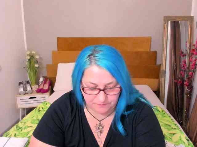 SweetBoobsM webcam