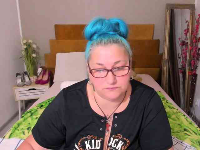 SweetBoobsM webcam