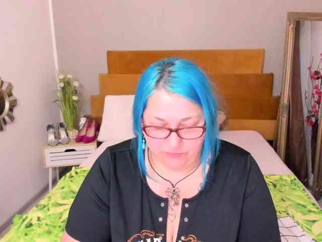 SweetBoobsM webcam