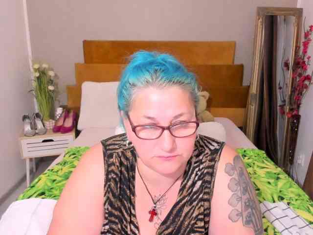 SweetBoobsM webcam