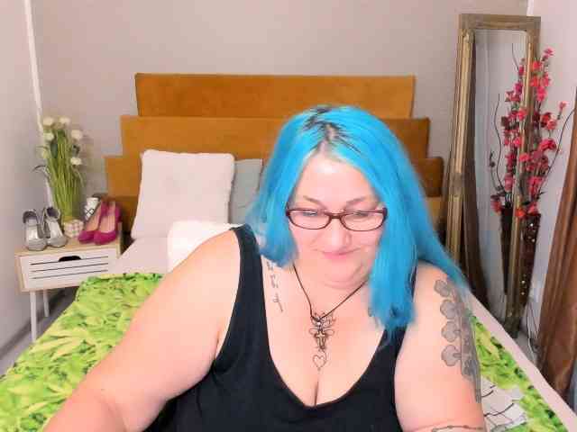 SweetBoobsM webcam