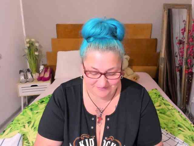 SweetBoobsM webcam