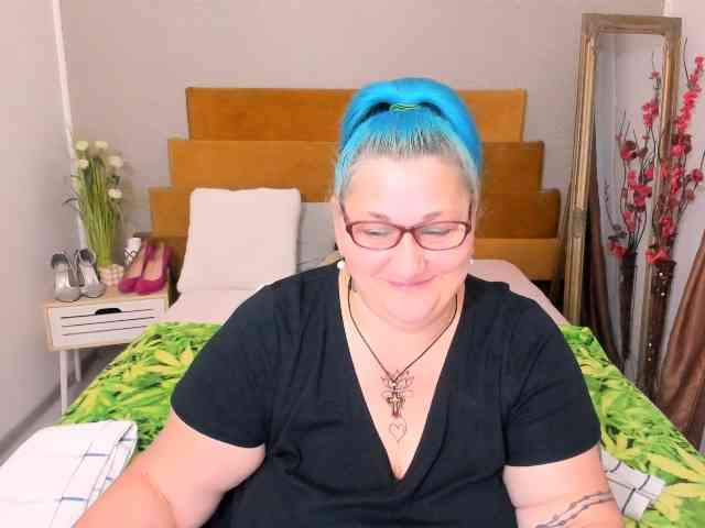 SweetBoobsM webcam