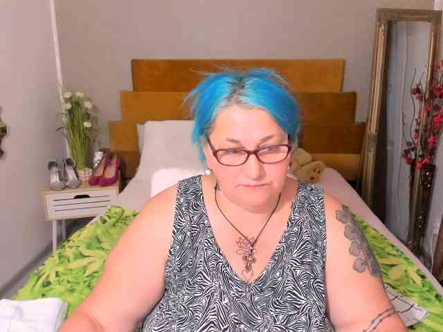 SweetBoobsM webcam