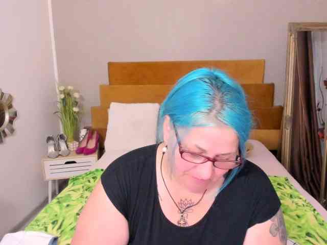 SweetBoobsM webcam