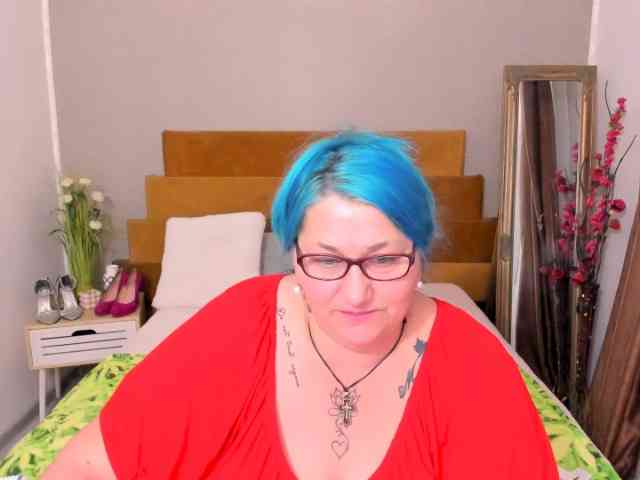 SweetBoobsM webcam