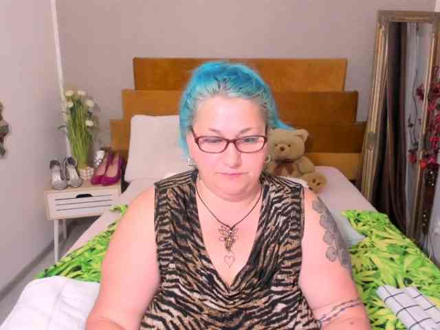 SweetBoobsM webcam
