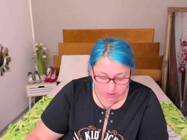 SweetBoobsM webcam