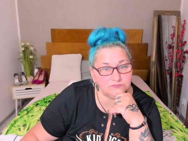 SweetBoobsM webcam