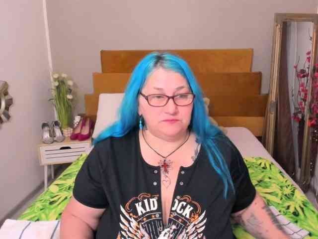 SweetBoobsM webcam