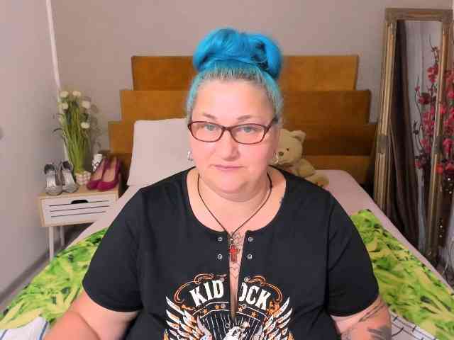 SweetBoobsM webcam