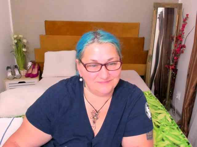 SweetBoobsM webcam