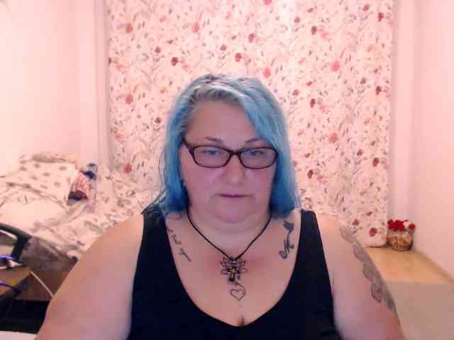 SweetBoobsM webcam