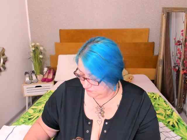SweetBoobsM webcam