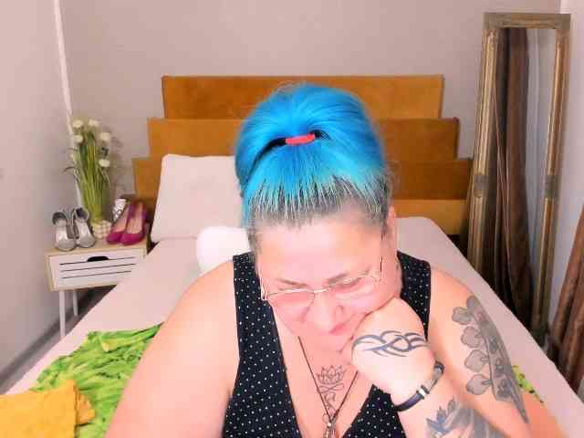 SweetBoobsM webcam