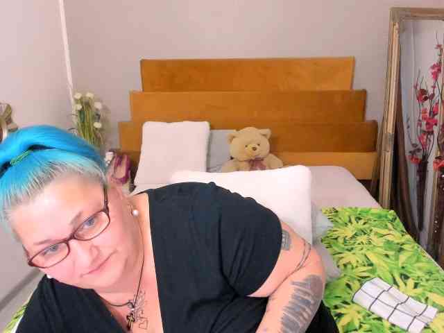 SweetBoobsM webcam