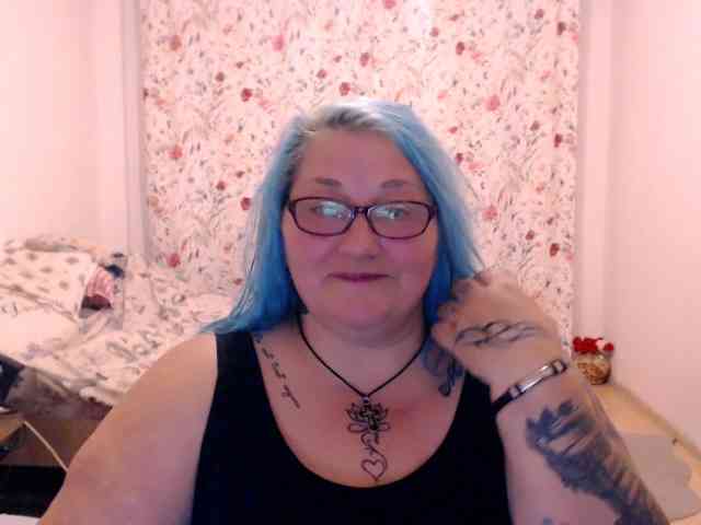SweetBoobsM webcam