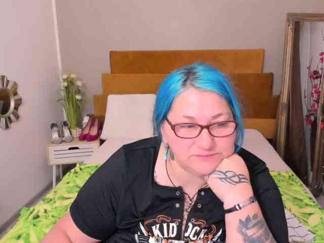 SweetBoobsM webcam