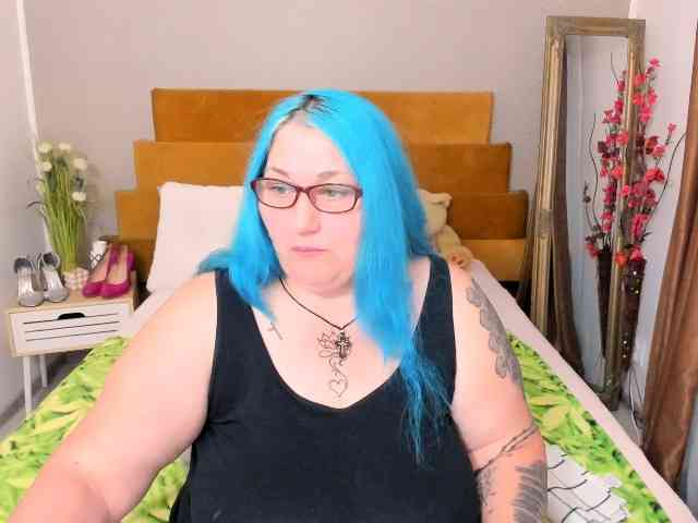 SweetBoobsM webcam