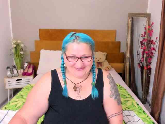 SweetBoobsM webcam