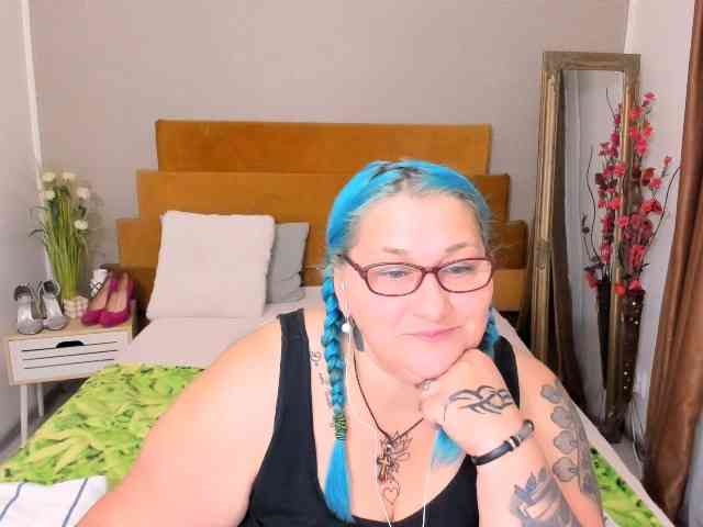 SweetBoobsM webcam