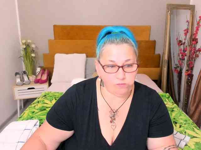 SweetBoobsM webcam