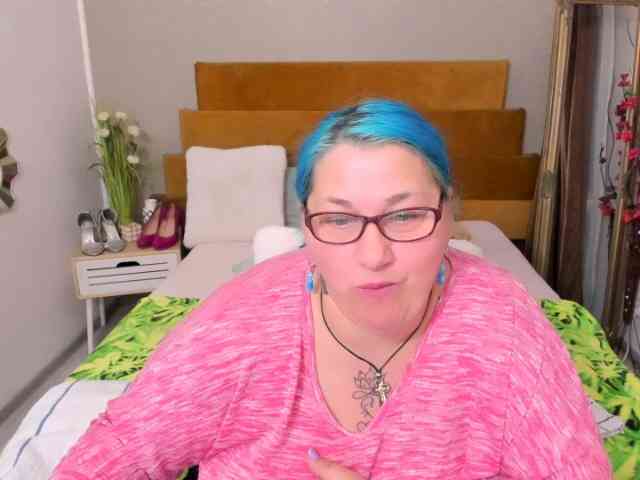 SweetBoobsM webcam
