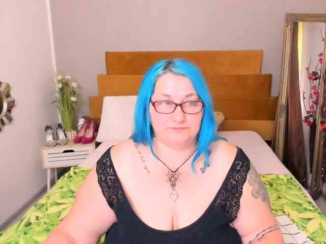 SweetBoobsM webcam