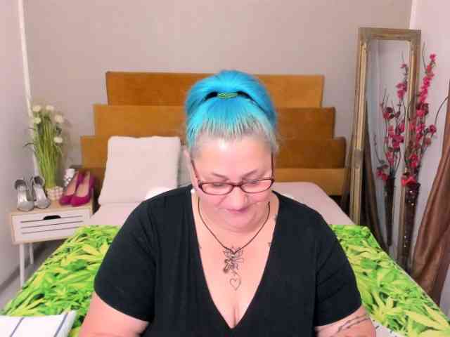 SweetBoobsM webcam