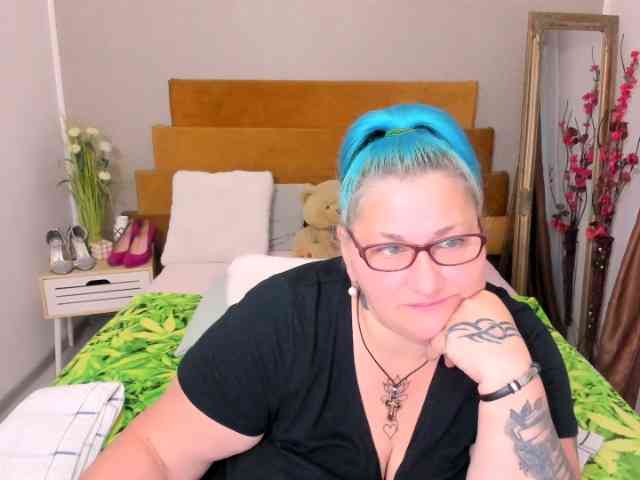 SweetBoobsM webcam