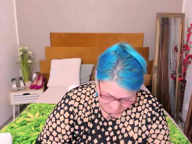 SweetBoobsM webcam